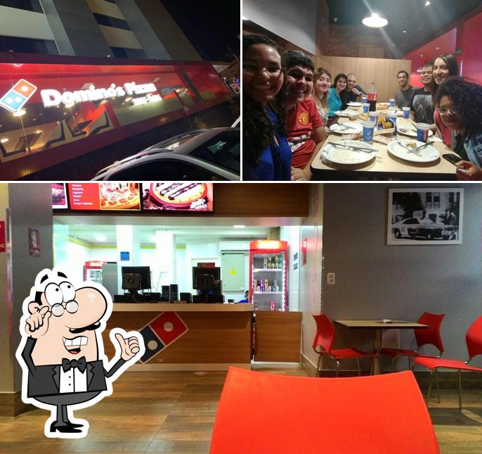 Veja imagens do interior do Domino's Pizza