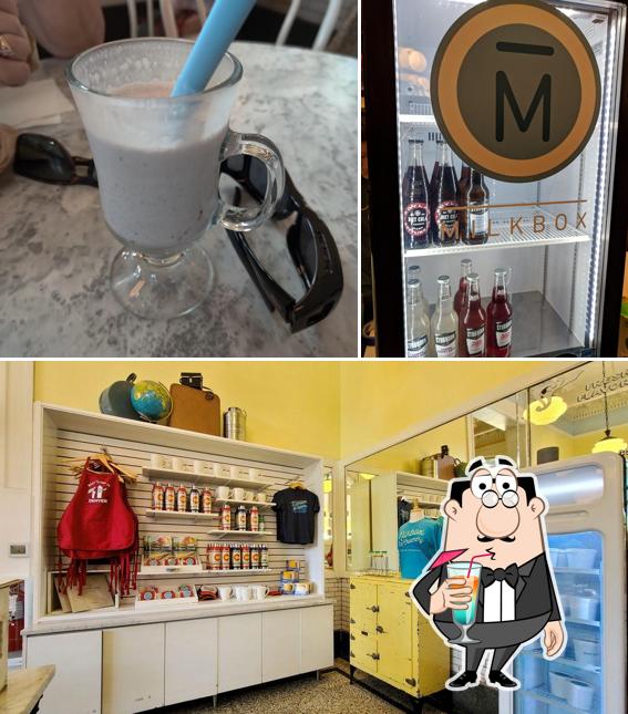 Это фотография, где изображены напитки и внутреннее оформление в Milkbox Ice Creamery