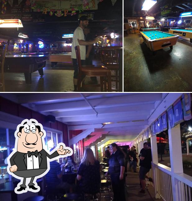 Slingshots, 3300 Coach Ln b1 in Cameron Park Restaurant menu and reviews