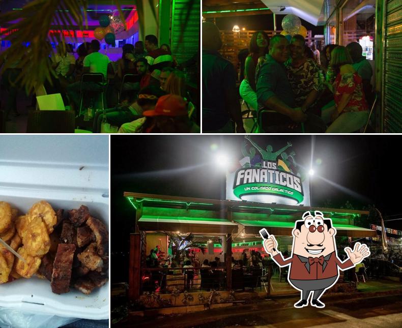 Los Fanaticos Sport Bar, Santo Domingo, G3XG+WVF Restaurant reviews