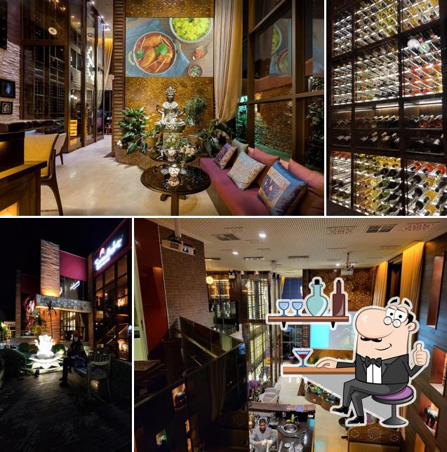 O interior do Swadisht Traditional Indian Cuisine