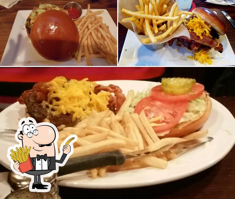 WoodnTap Rocky Hill, 12 Town Line Rd in Rocky Hill Restaurant