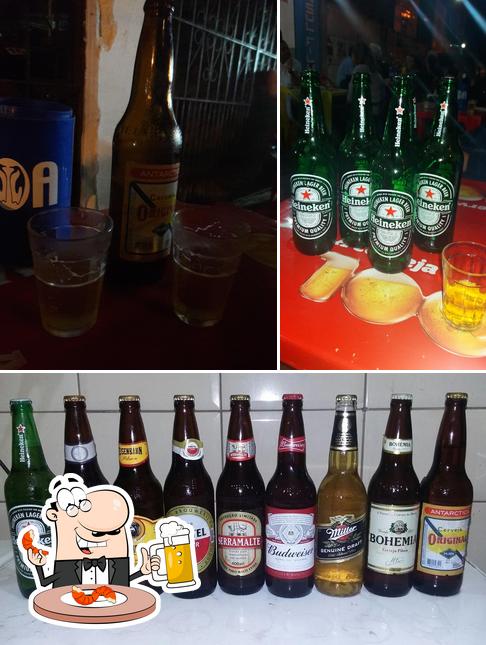 Você pode tomar uma tulipa de cerveja leve ou escura