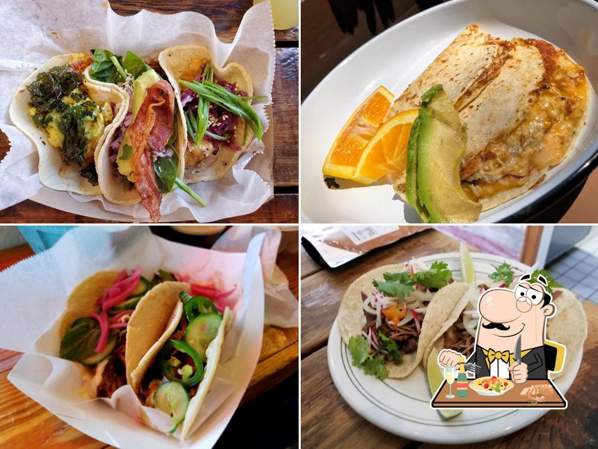 Antique Taco Wicker Park, 1360 N Milwaukee Ave in Chicago Restaurant menu and reviews