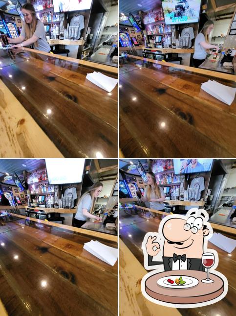 Finish Line Bar & Grill in Slinger Restaurant reviews