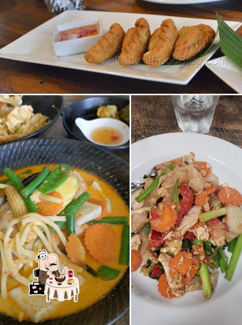 Еда в "Chao Praya Thai Restaurant"