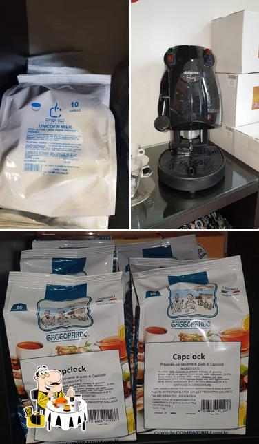 Guarda la immagine che raffigura la cibo e interni di Enjoy Cafè
