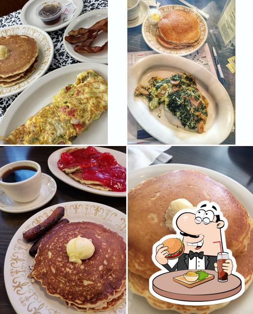 Golden House Restaurant & Pancake House, 4744 N Broadway in Chicago