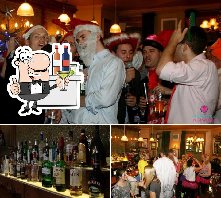 Las imágenes de barra de bar y alcohol en Karaoke Network