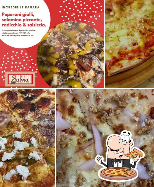 Scegli una pizza a Pizzeria Salvia