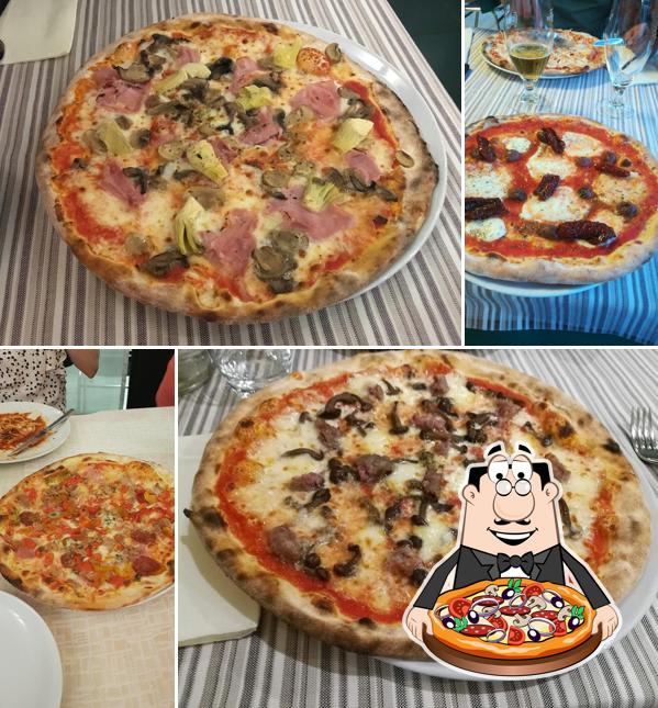 Ordina tra le svariate varianti di pizza