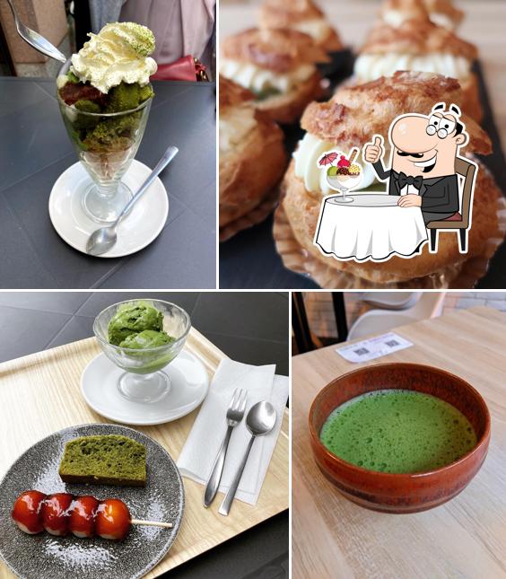 Matcha Café Wakaba propose une sélection de desserts