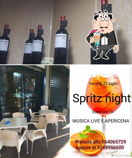 Tra le diverse cose da Bar Centrale & Tabaccheria Mia si possono trovare la bevanda e interni