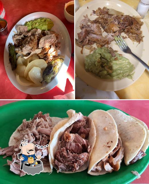 Food at Carnitas Uruapan