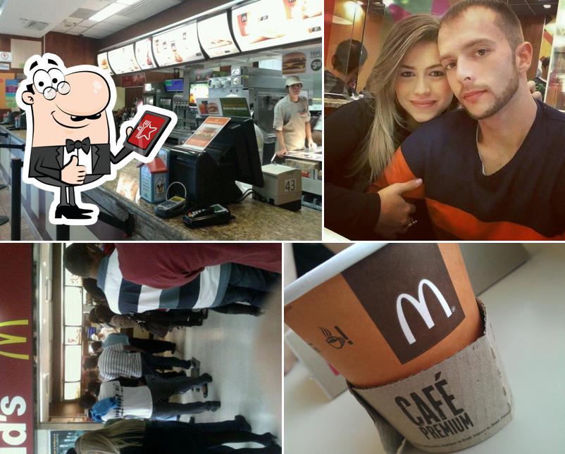 McDonald's Carrefour Marginal Pinheiros, São Paulo, Estação Alto da Boa ...