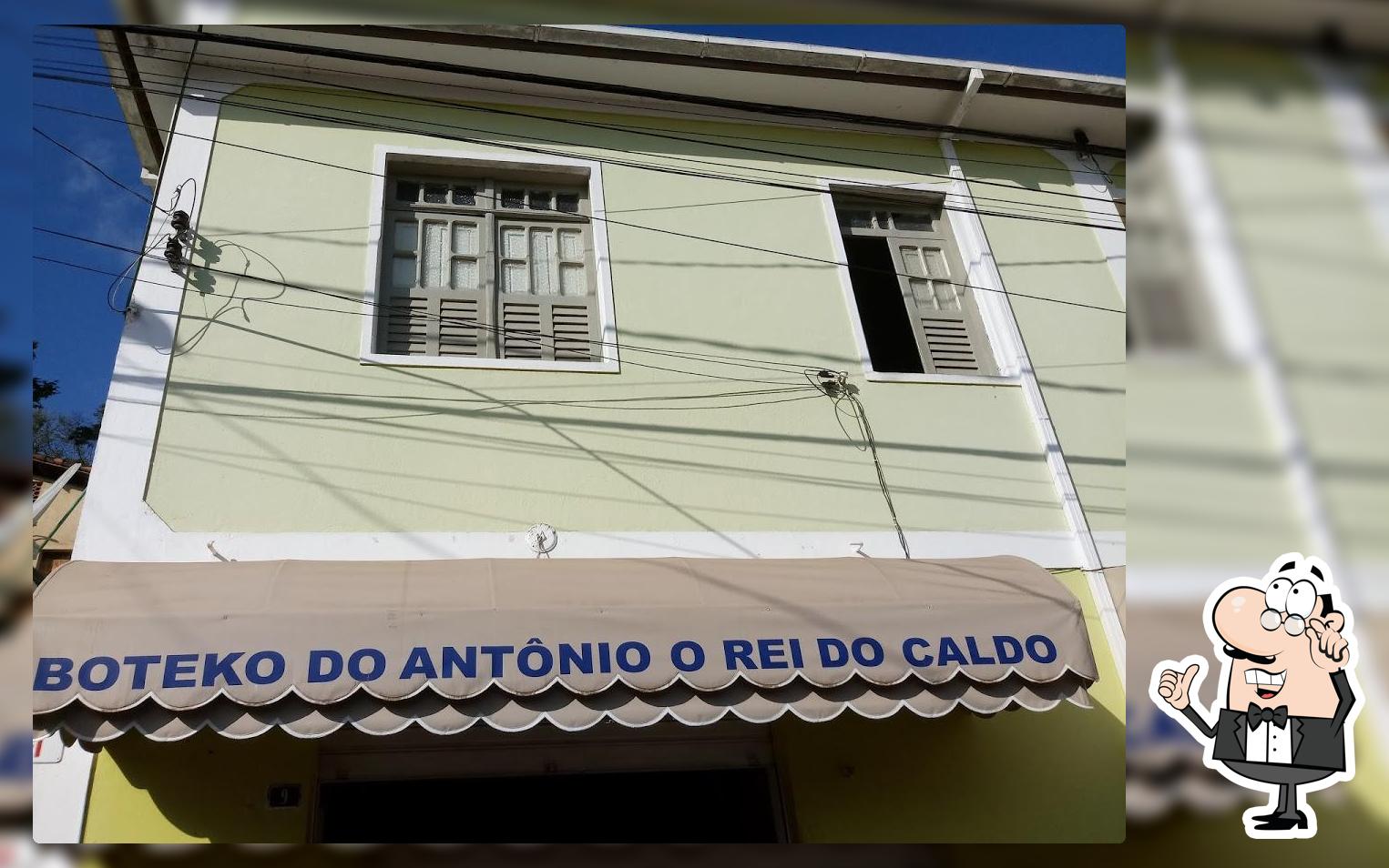 Sente em uma das mesas no Boteko do Antônio Rei do Caldo