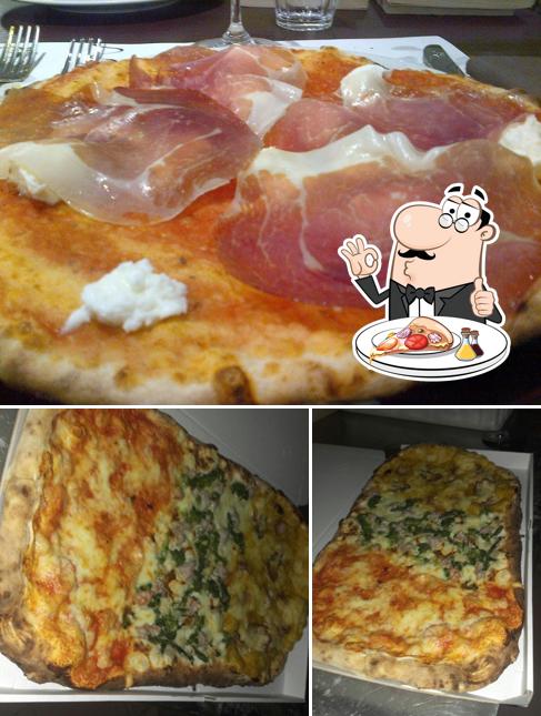 Prenditi una pizza a PizzeriaFriggitoria"DA FLO"