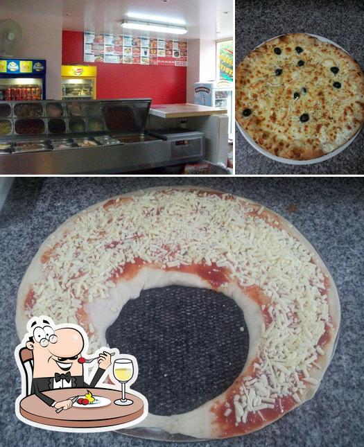 Nourriture à Pizza' Délices