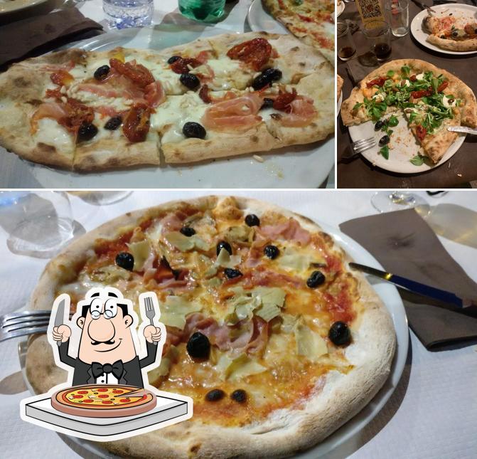 A L'Arco - Pizzeria Osteria, puoi goderti una bella pizza