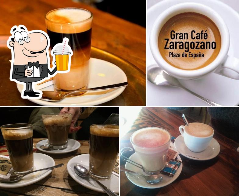Насладитесь напитками из бара "Gran Café Zaragozano"