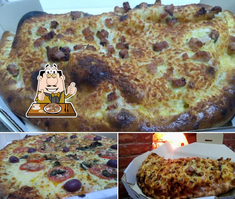 No Pizza Dona Tina, você pode degustar pizza