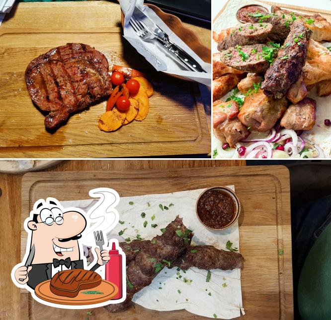 Попробуйте блюда из мяса в "Ресторан-караоке «ХинкалИ» в DiaMond city"