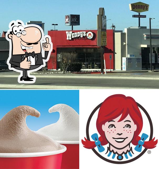 Это фотография фастфуда "Wendy's"