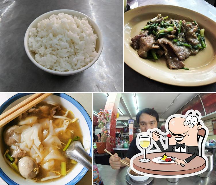 Wattana Panich restaurant, Bangkok, 336 338 Ekkamai Rd Restaurant reviews