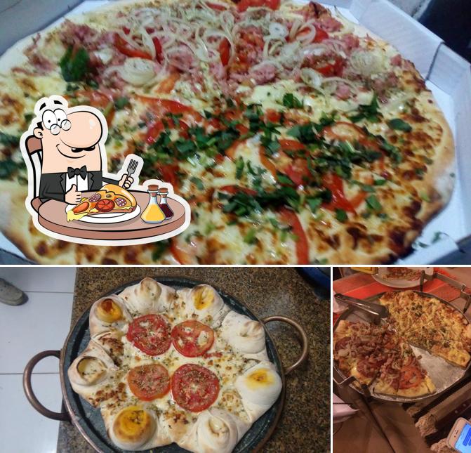 Escolha pizza no Casa Mia Restaurante e Pizzaria