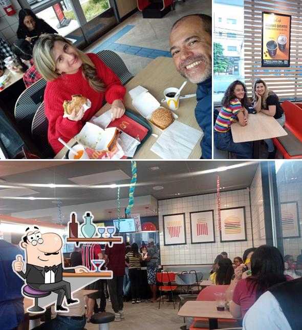 O interior do McDonald's