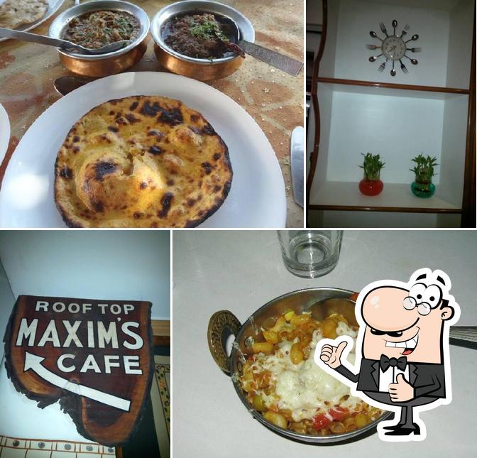 Maxim's Cafe