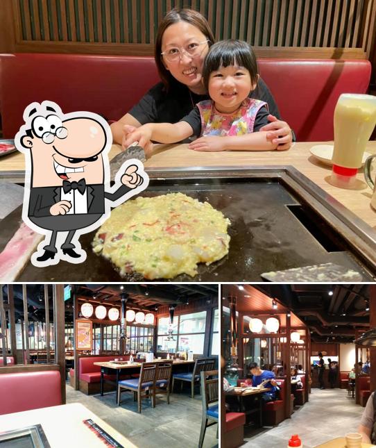 The interior of Okonomiyaki Dohtonbori Restaurant (Tsuen Wan)