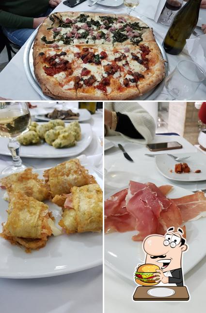 Prova un hamburger a Ristorante Pizzeria La Rotonda
