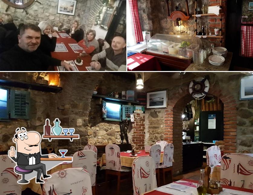 Siediti a un tavolo di Seafood restaurant Feral