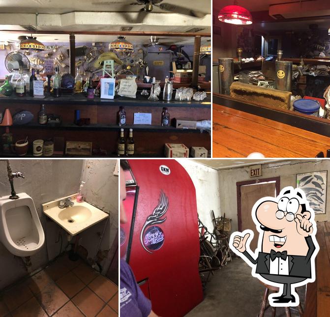 The Purple Porpoise Pub in Naval Air Station Key West Restaurant reviews