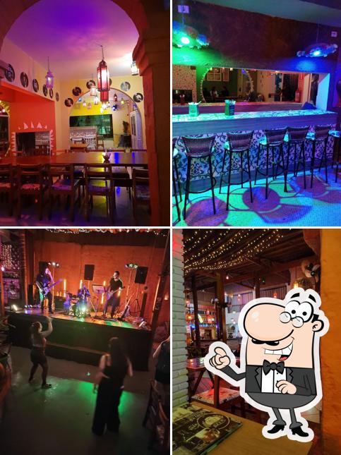 O interior do Giramundo Restô e Music Bar