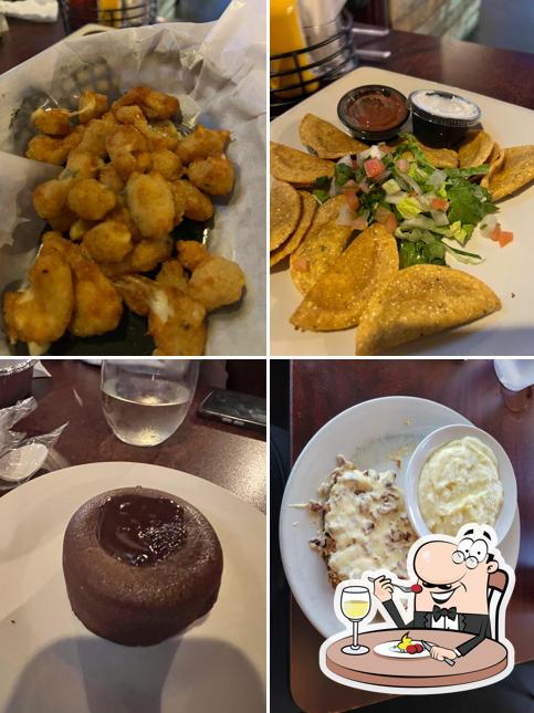 Tony's Trophy Room in Collierville Restaurant menu and reviews