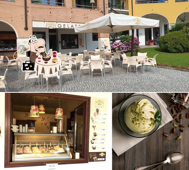 Antica Gelateria del Corso si caratterizza per la cibo e interni