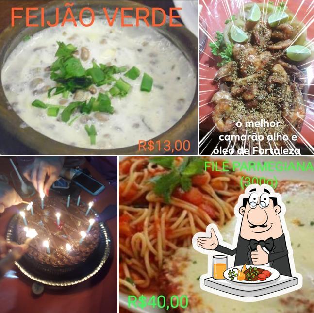 Comida em Churrascaria Geninho
