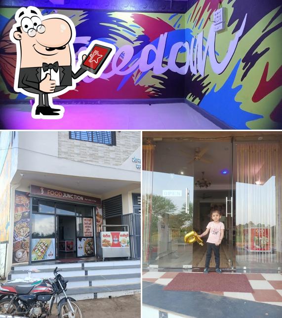 Here's a picture of Food Junction