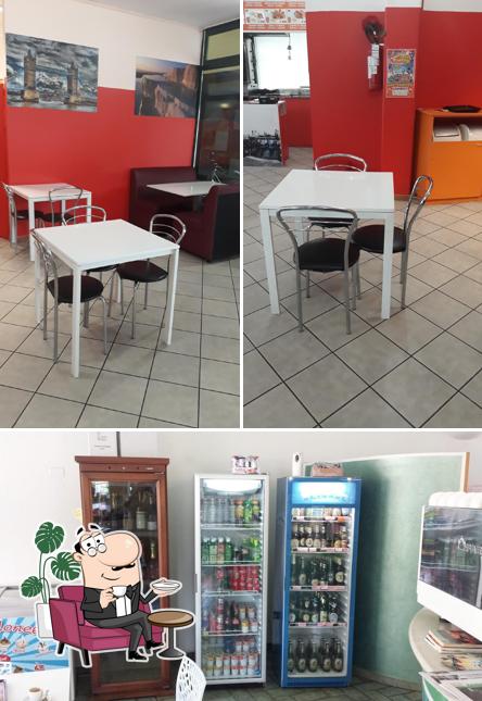 At Fast Food & Kebab