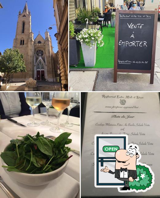 Jetez un coup d’œil à quoi ressemble Entre midi et deux à l'extérieur