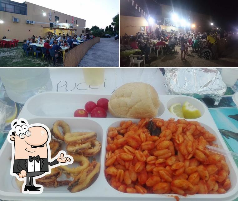 Guarda la foto che presenta la interni e cibo di CENA SARDA Santa Maria Coghinas