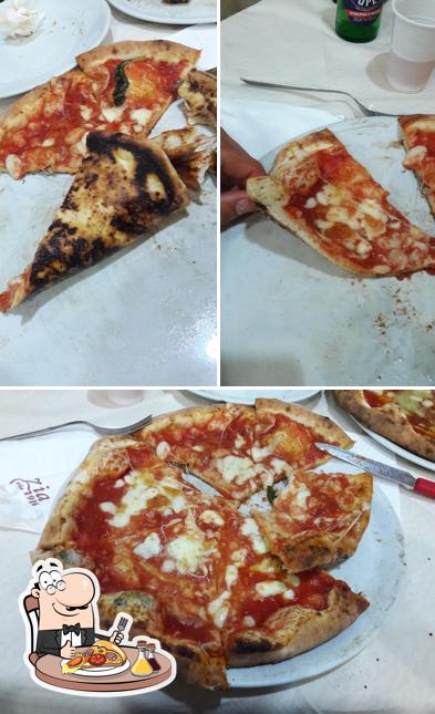 Essayez des pizzas à Pizzeria Ciro Sessa