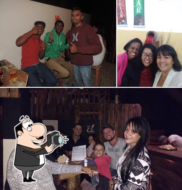 Look at the image of Espeteria três parças
