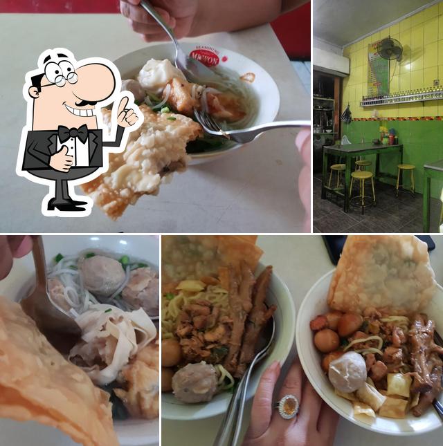 Warung Bakso Dan Mie Ayam Cak Kribo Restaurant Pandaan Restaurant