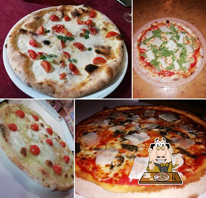 Scegli tra le svariate varianti di pizza