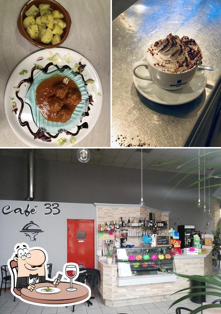 Tra le varie cose da Cafè 33 si possono trovare la cibo e interni