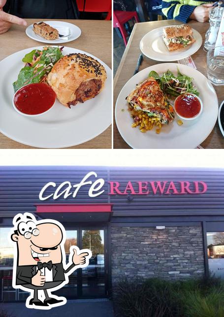 Look at this picture of Café Raeward