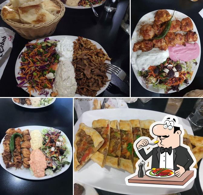 Roxy Kebabs & Cafe Coolaroo, 1a/210 Reservoir Dr in Coolaroo